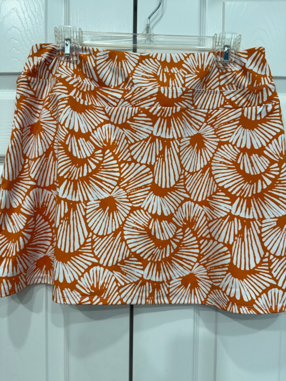 NWOT Tommy Bahama Golf Skort Orange with White Shells - Picture 4 of 5